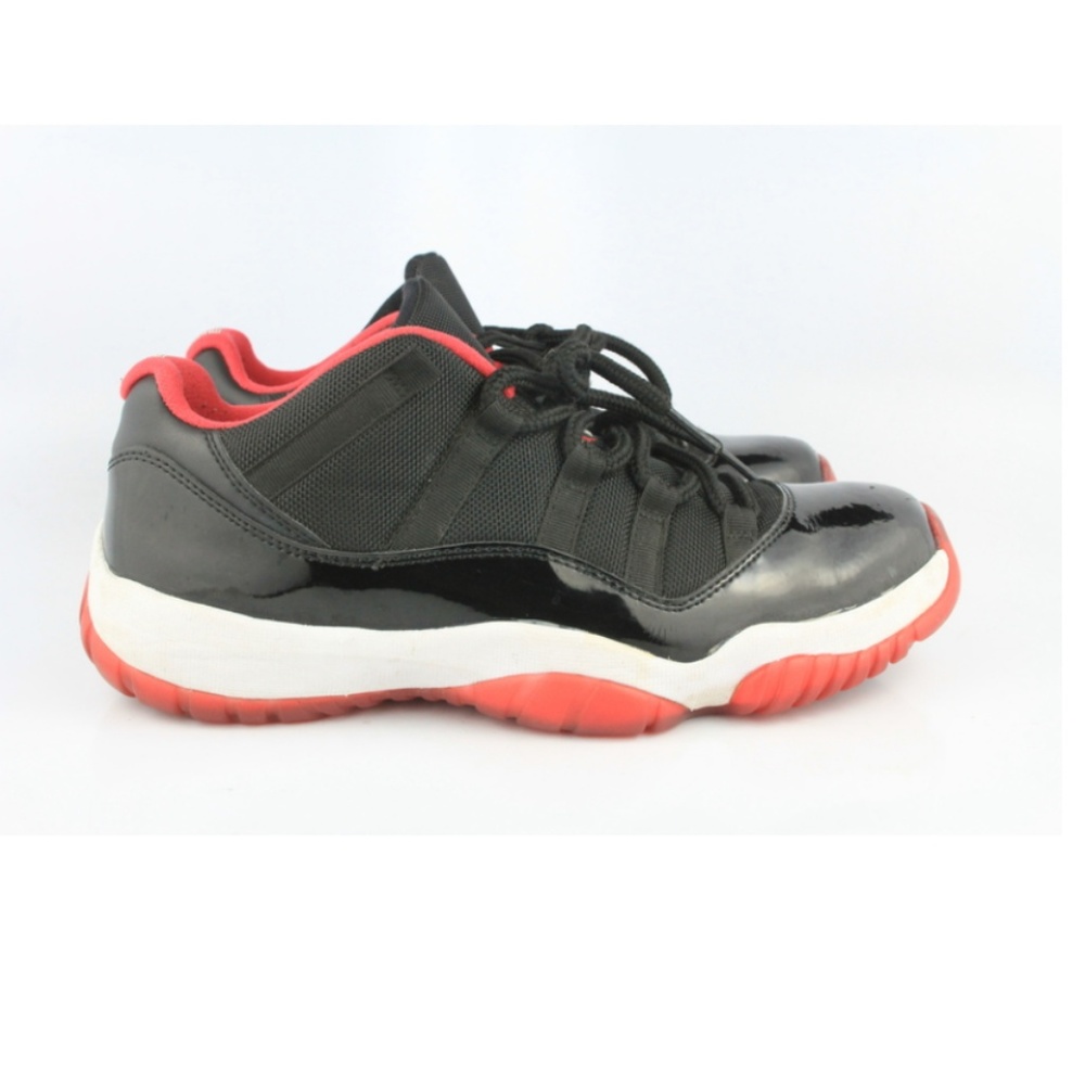 2015 JORDAN RETRO LOW 11 BRED 9 (USED)